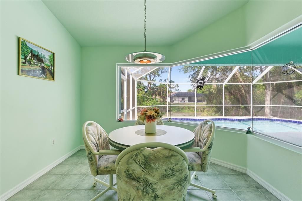 Active With Contract: $349,900 (3 beds, 2 baths, 1655 Square Feet)