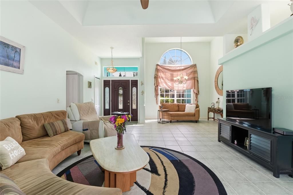 Active With Contract: $349,900 (3 beds, 2 baths, 1655 Square Feet)