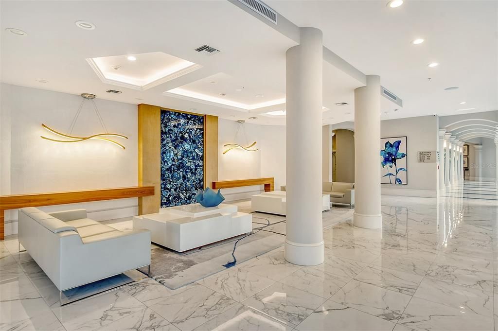 En Venta: $2,500,000 (3 camas, 3 baños, 2385 Pies cuadrados)