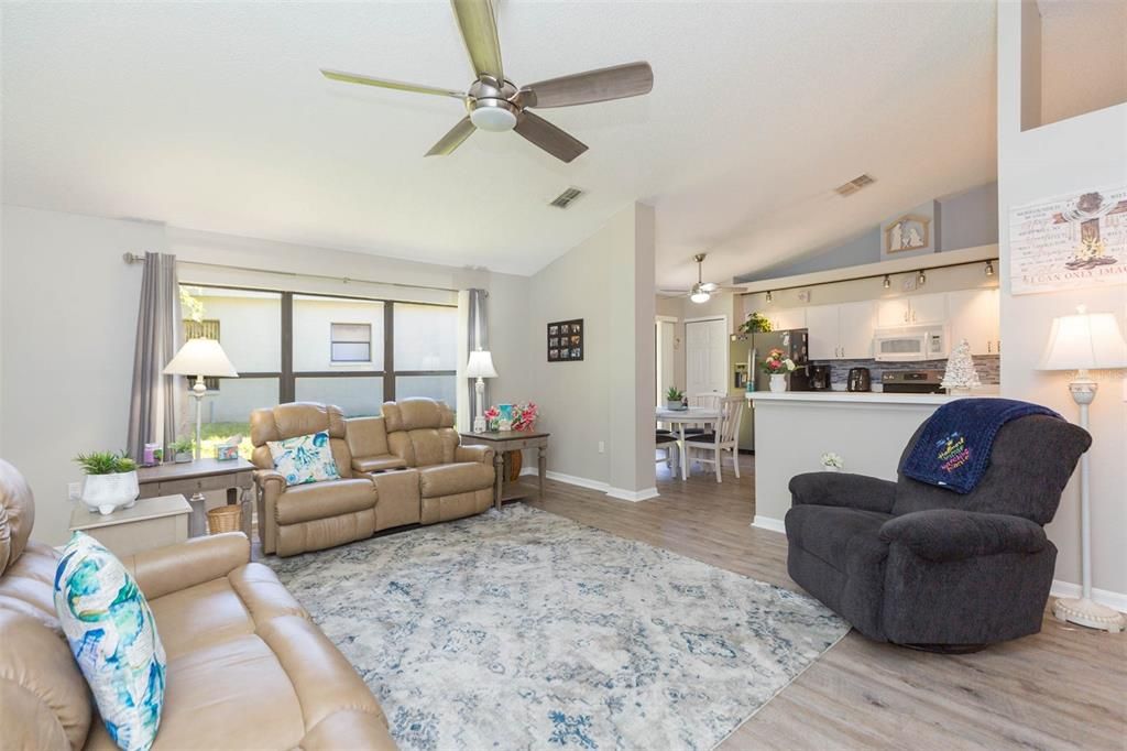 For Sale: $282,000 (3 beds, 2 baths, 1807 Square Feet)