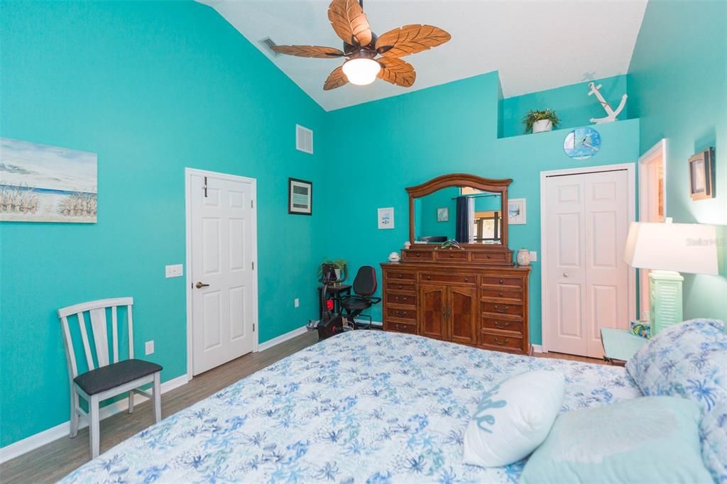 For Sale: $282,000 (3 beds, 2 baths, 1807 Square Feet)