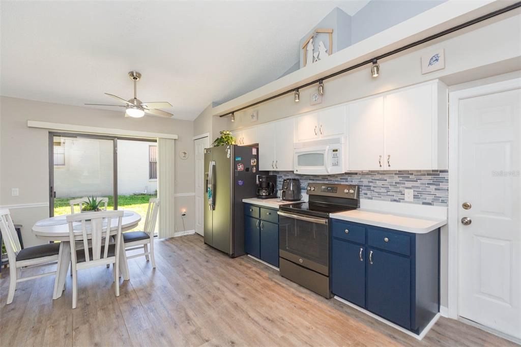 For Sale: $282,000 (3 beds, 2 baths, 1807 Square Feet)