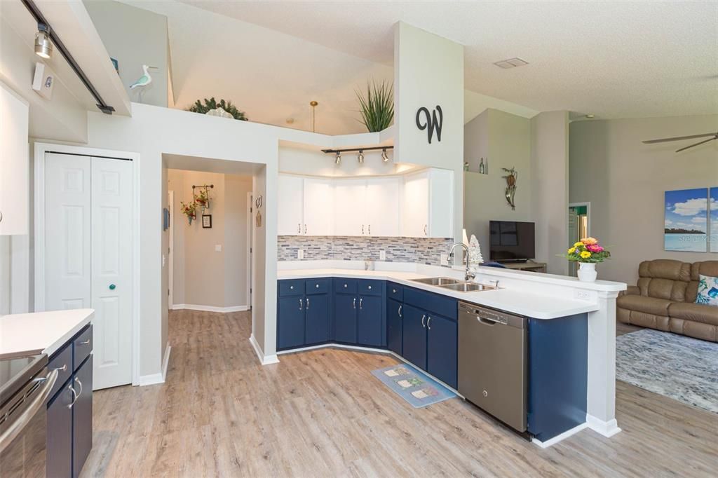 For Sale: $282,000 (3 beds, 2 baths, 1807 Square Feet)