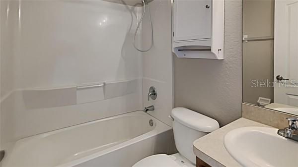 For Rent: $1,900 (3 beds, 2 baths, 1113 Square Feet)