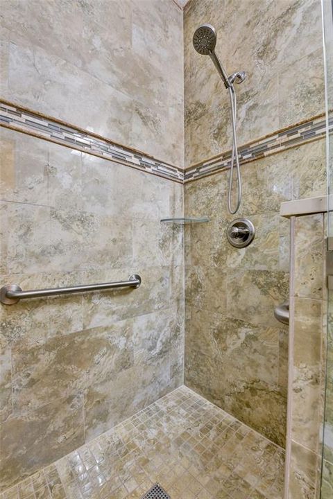 En Venta: $1,250,000 (4 camas, 3 baños, 2474 Pies cuadrados)