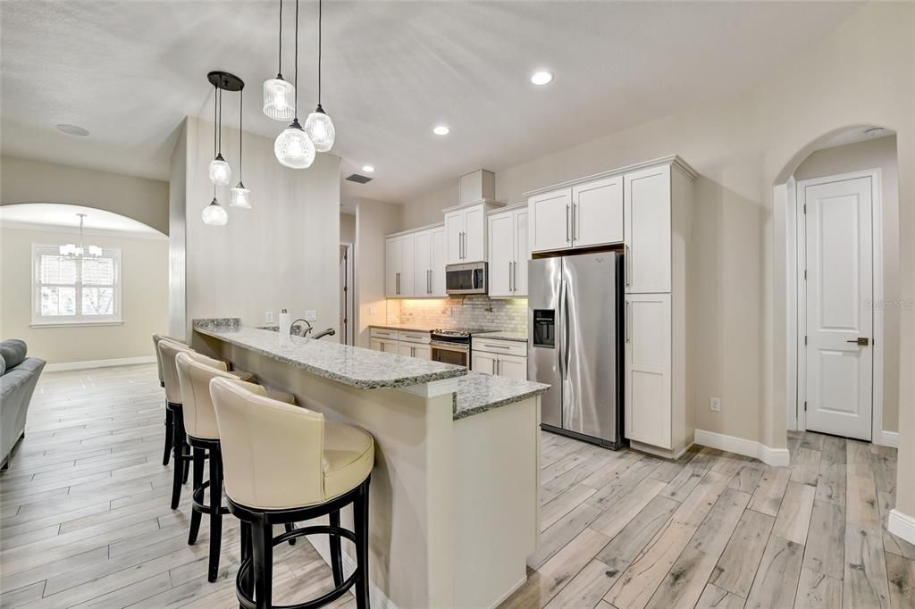 En Venta: $1,250,000 (4 camas, 3 baños, 2474 Pies cuadrados)