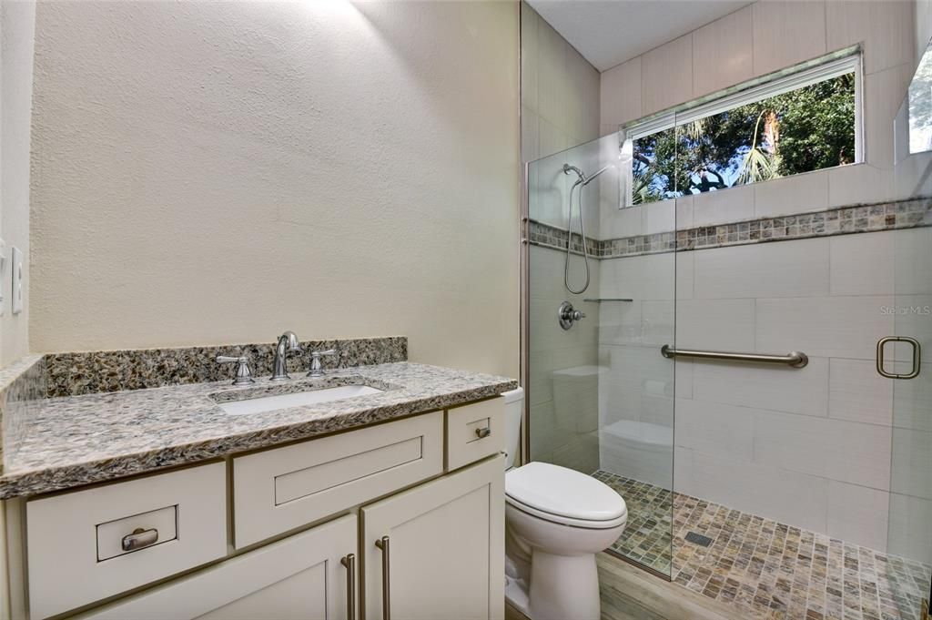 En Venta: $1,250,000 (4 camas, 3 baños, 2474 Pies cuadrados)