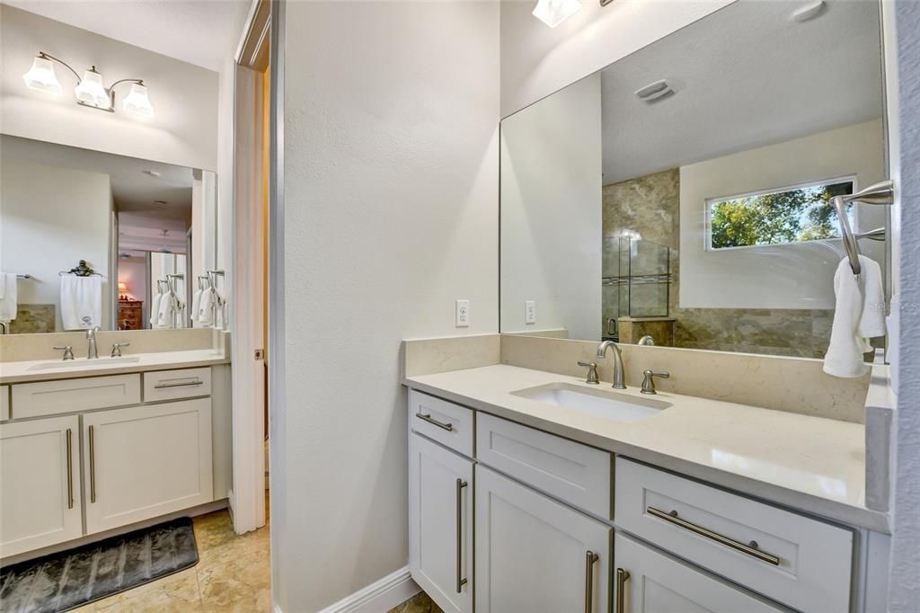 En Venta: $1,250,000 (4 camas, 3 baños, 2474 Pies cuadrados)