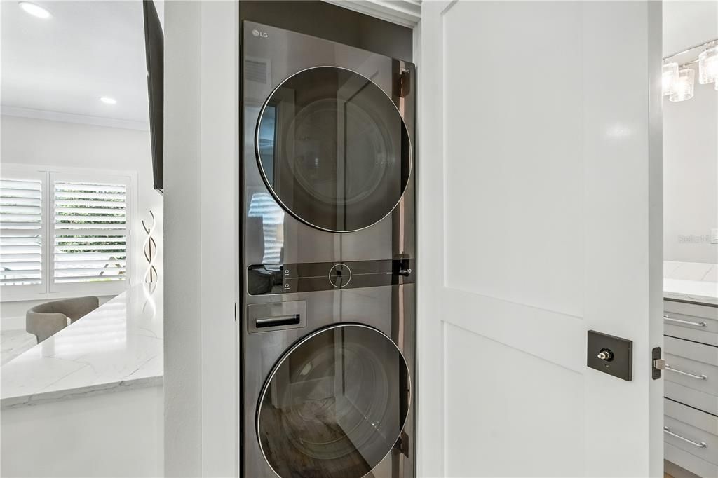 В аренду: $5,800 (2 спален, 1 ванн, 950 Квадратных фут)