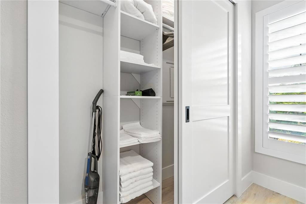 В аренду: $5,800 (2 спален, 1 ванн, 950 Квадратных фут)