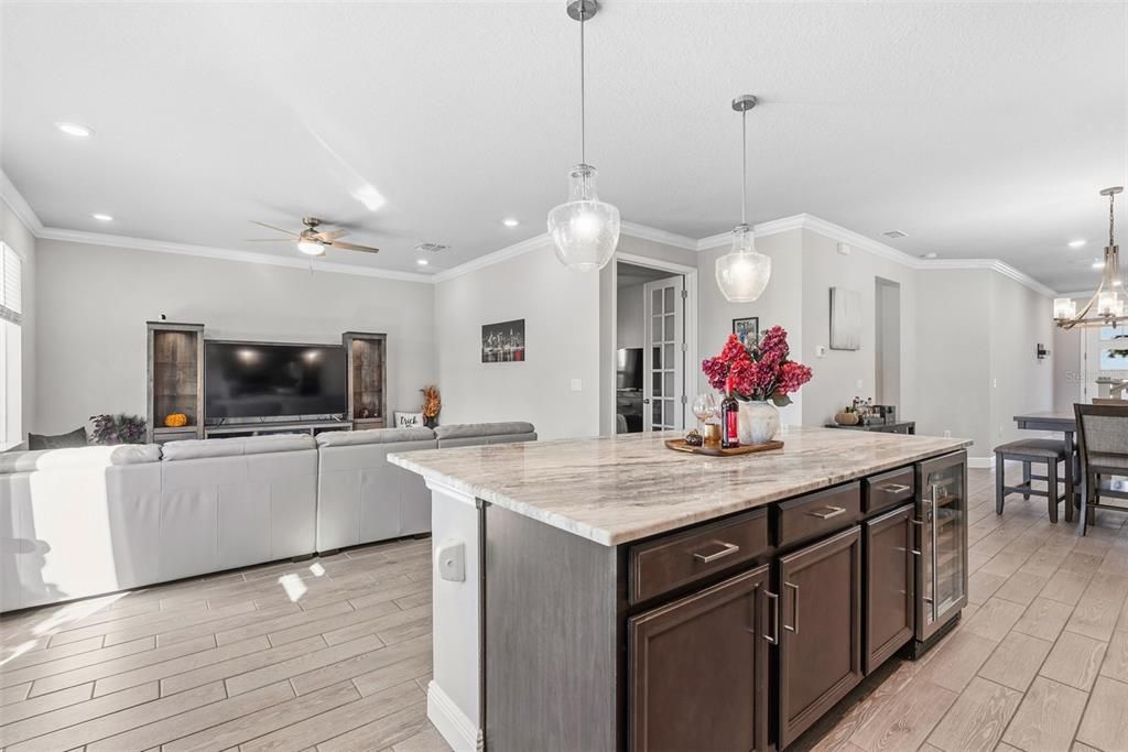 For Sale: $485,000 (4 beds, 2 baths, 2523 Square Feet)