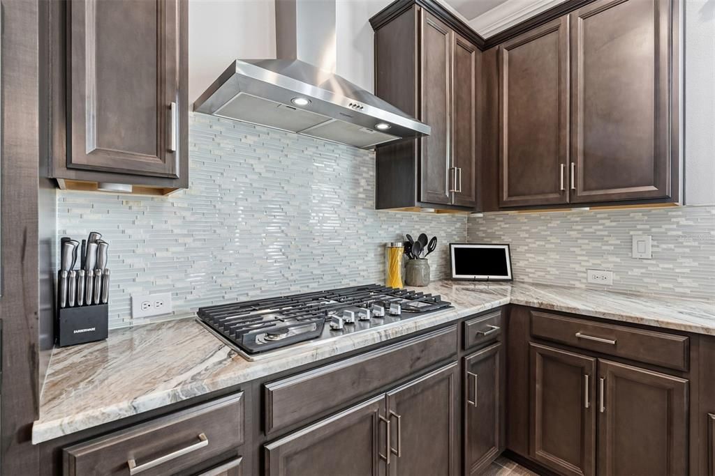 For Sale: $485,000 (4 beds, 2 baths, 2523 Square Feet)