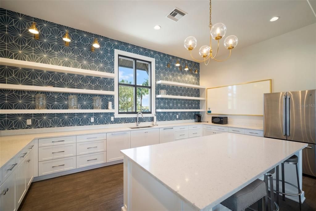 For Sale: $485,000 (4 beds, 2 baths, 2523 Square Feet)