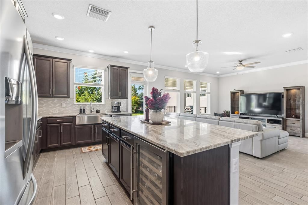 For Sale: $485,000 (4 beds, 2 baths, 2523 Square Feet)