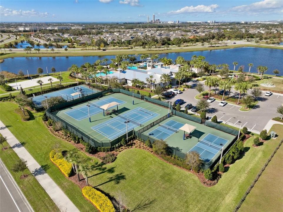 For Sale: $485,000 (4 beds, 2 baths, 2523 Square Feet)