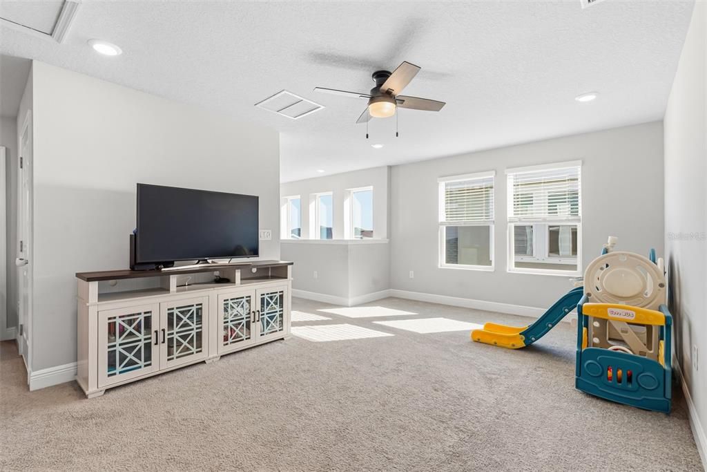 For Sale: $485,000 (4 beds, 2 baths, 2523 Square Feet)