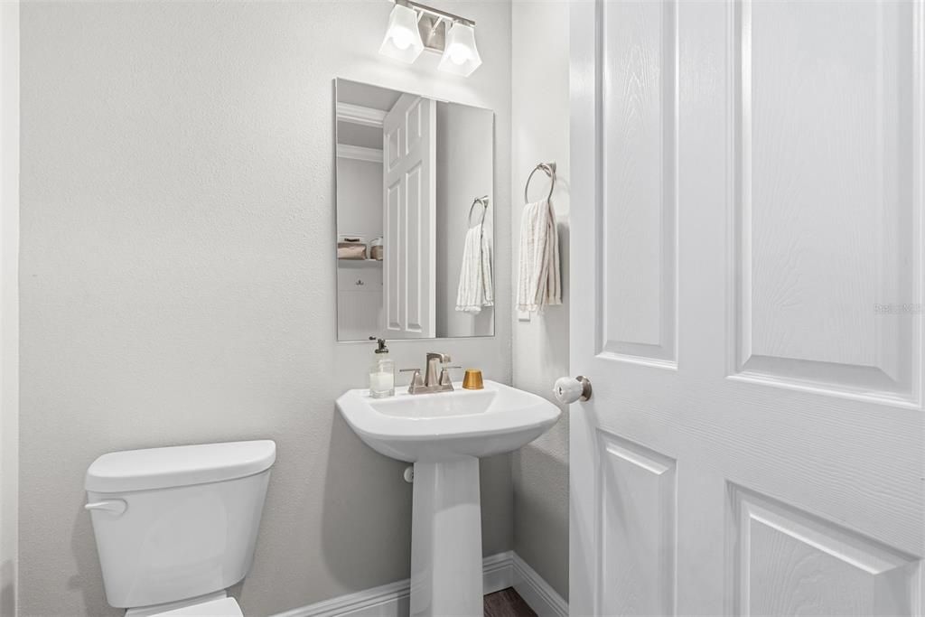 For Sale: $485,000 (4 beds, 2 baths, 2523 Square Feet)