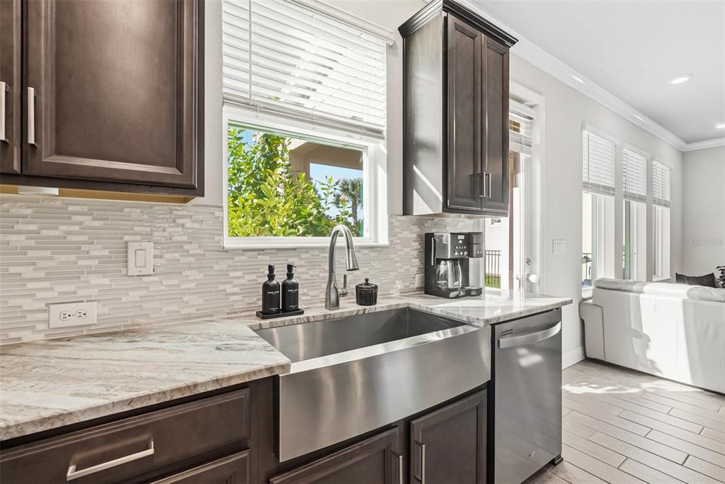 For Sale: $485,000 (4 beds, 2 baths, 2523 Square Feet)