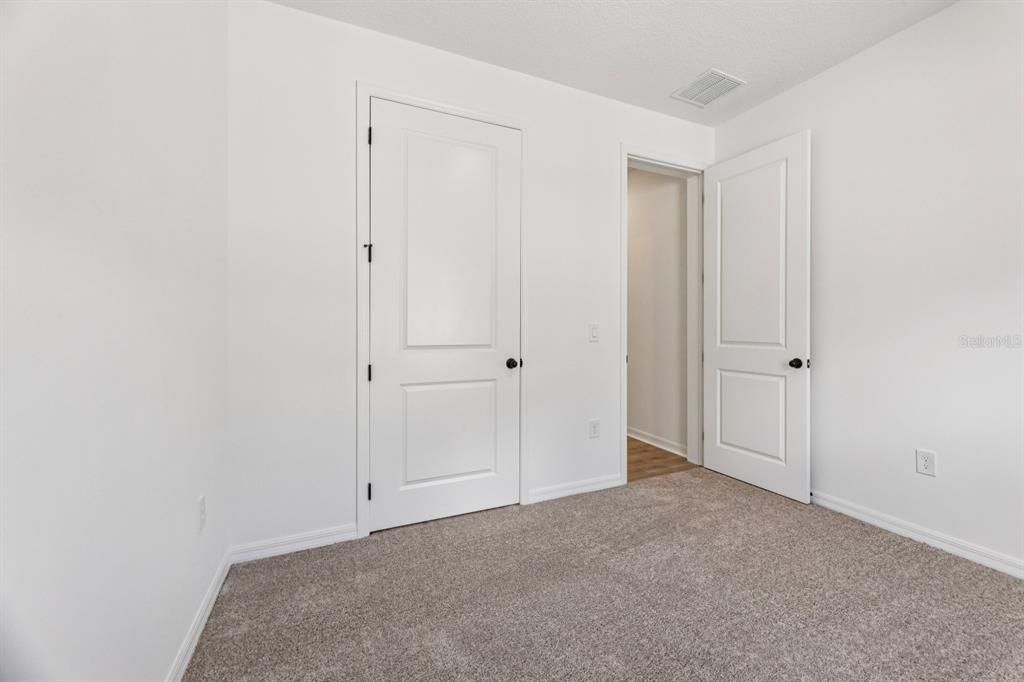 待售: $399,990 (4 贝兹, 2 浴室, 1903 平方英尺)