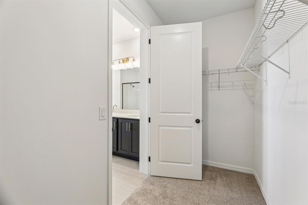 待售: $399,990 (4 贝兹, 2 浴室, 1903 平方英尺)