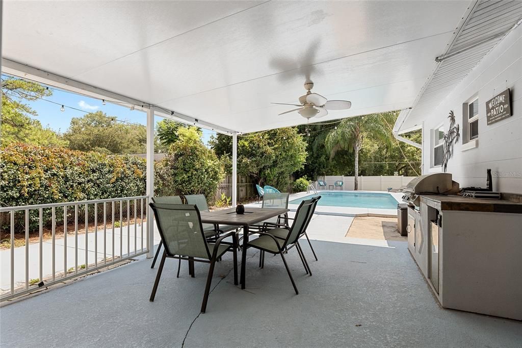 For Rent: $3,500 (4 beds, 2 baths, 1414 Square Feet)