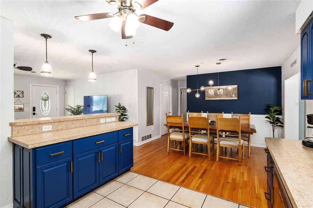 For Rent: $3,500 (4 beds, 2 baths, 1414 Square Feet)