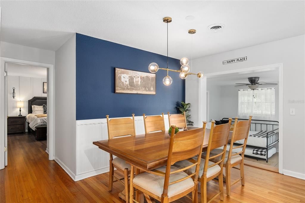 For Rent: $3,500 (4 beds, 2 baths, 1414 Square Feet)