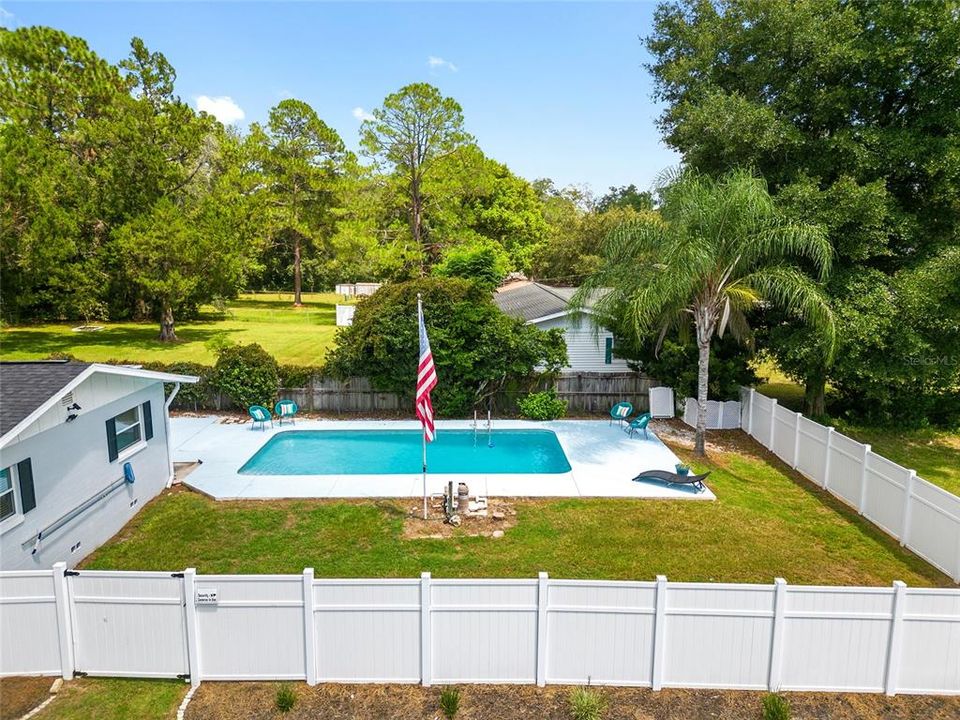 For Rent: $3,500 (4 beds, 2 baths, 1414 Square Feet)