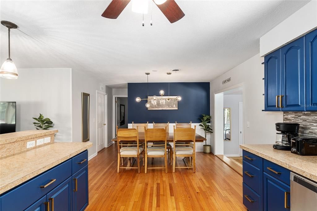 For Rent: $3,500 (4 beds, 2 baths, 1414 Square Feet)