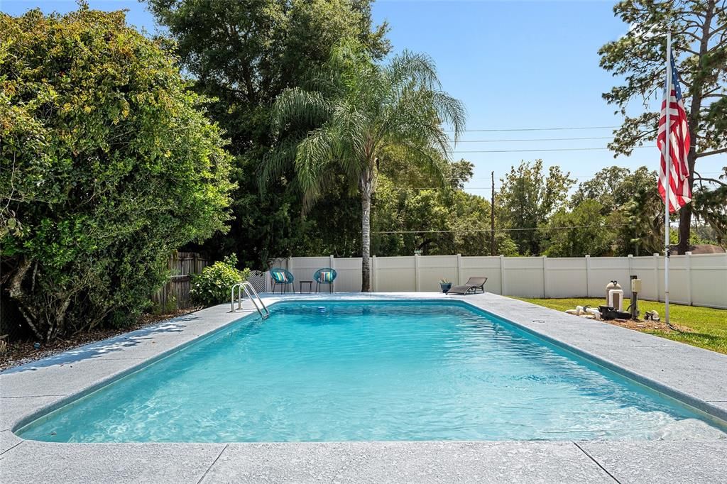 For Rent: $3,500 (4 beds, 2 baths, 1414 Square Feet)