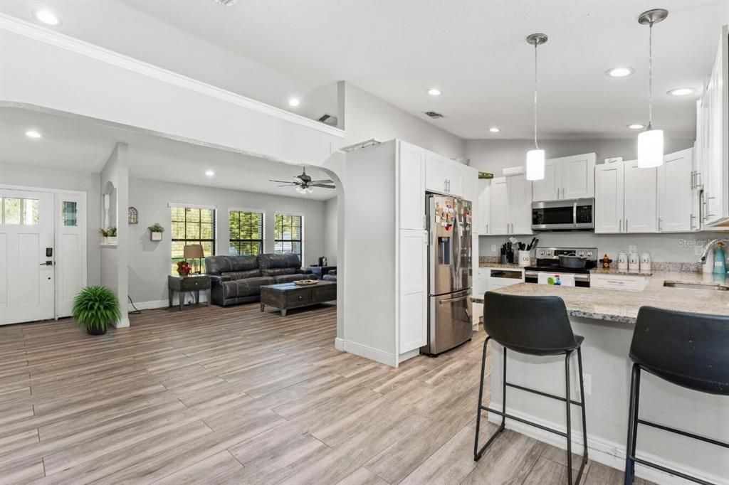 Active With Contract: $442,000 (4 beds, 2 baths, 1960 Square Feet)