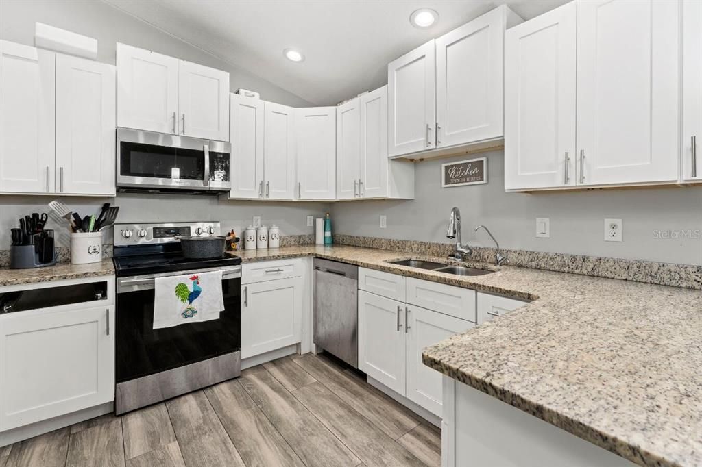 Active With Contract: $442,000 (4 beds, 2 baths, 1960 Square Feet)