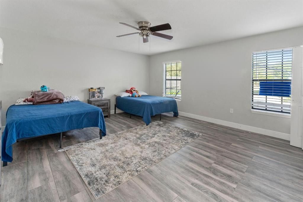 Active With Contract: $442,000 (4 beds, 2 baths, 1960 Square Feet)