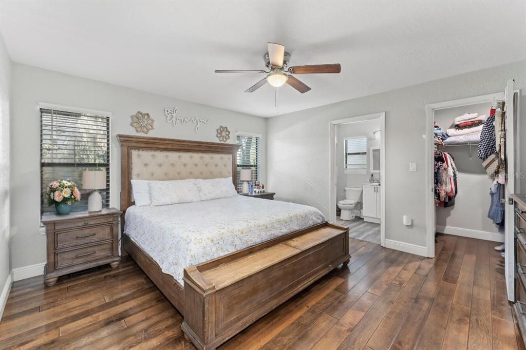 Active With Contract: $442,000 (4 beds, 2 baths, 1960 Square Feet)