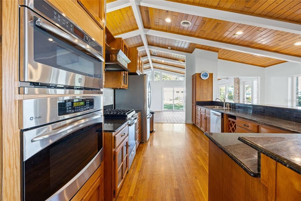 На продажу: $979,000 (3 спален, 3 ванн, 2656 Квадратных фут)