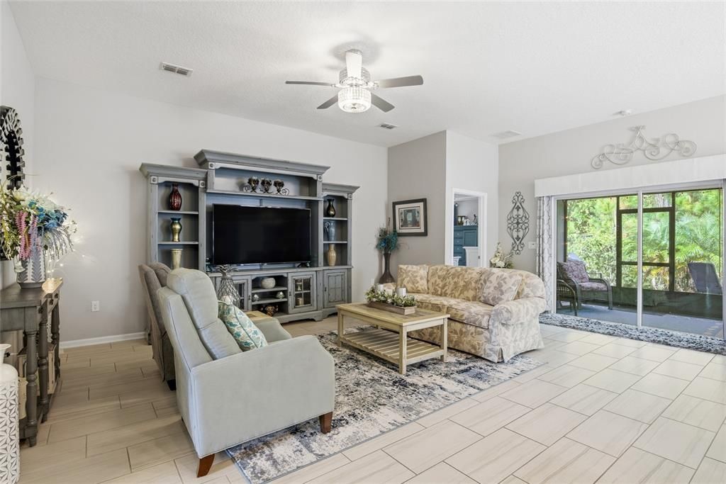 待售: $415,000 (3 贝兹, 2 浴室, 1604 平方英尺)