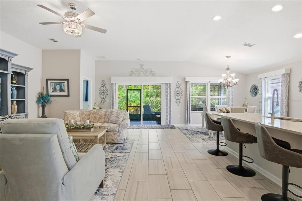 待售: $415,000 (3 贝兹, 2 浴室, 1604 平方英尺)