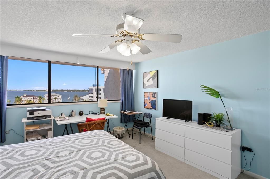 For Sale: $550,000 (2 beds, 2 baths, 1780 Square Feet)