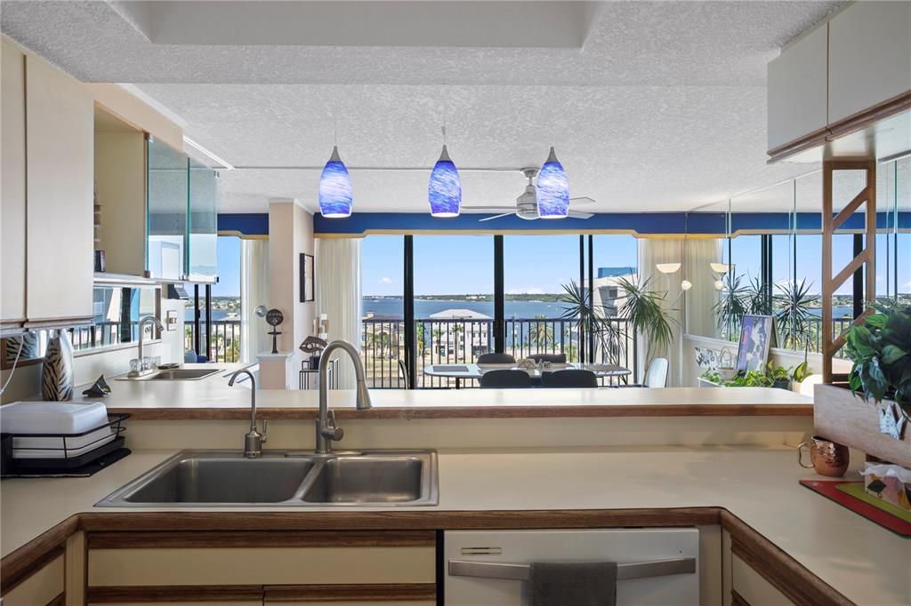 For Sale: $550,000 (2 beds, 2 baths, 1780 Square Feet)