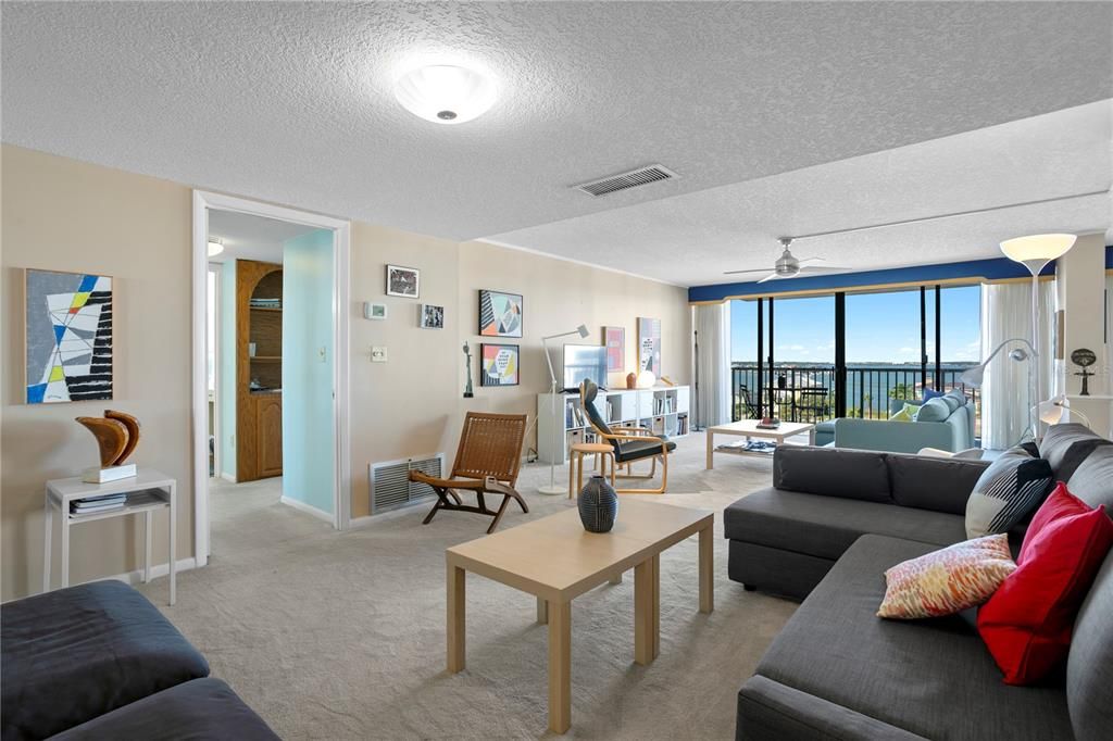 For Sale: $550,000 (2 beds, 2 baths, 1780 Square Feet)