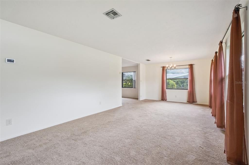 En Venta: $434,900 (4 camas, 2 baños, 2106 Pies cuadrados)