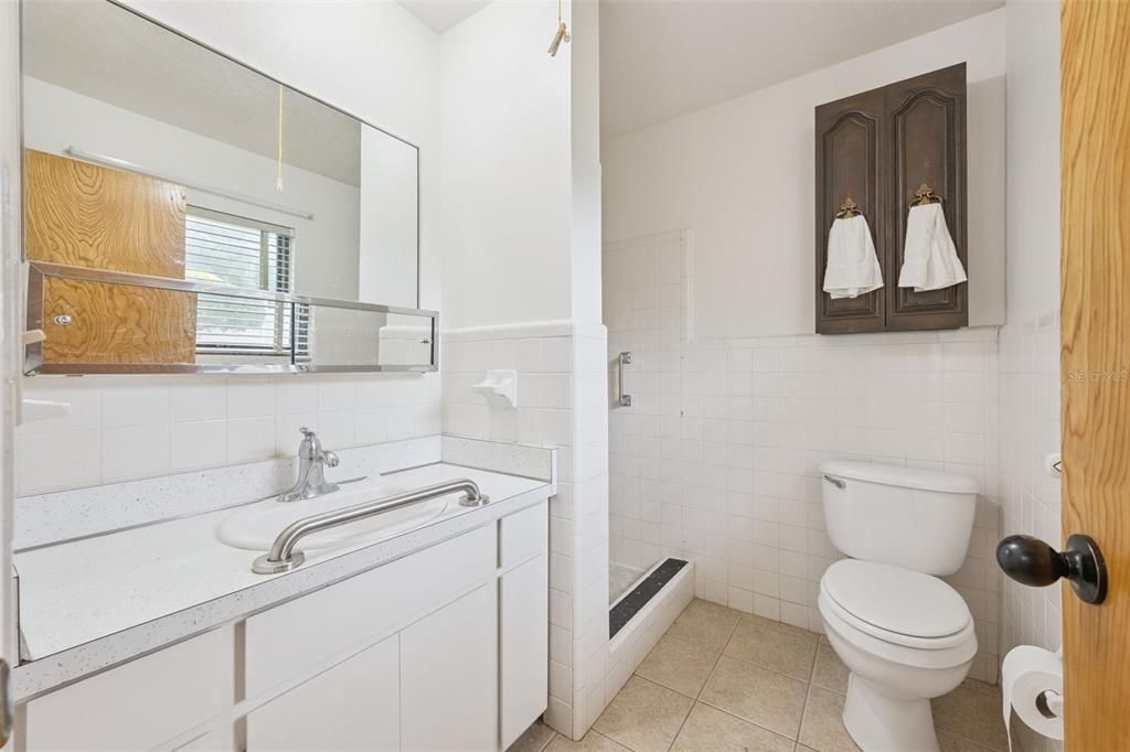 En Venta: $434,900 (4 camas, 2 baños, 2106 Pies cuadrados)