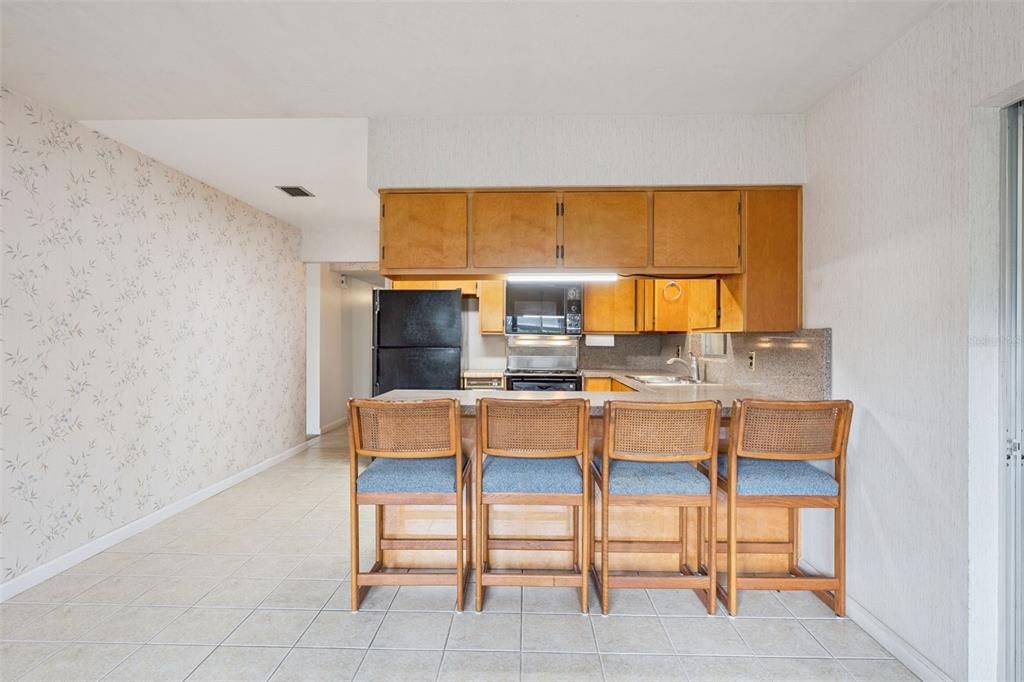 En Venta: $434,900 (4 camas, 2 baños, 2106 Pies cuadrados)