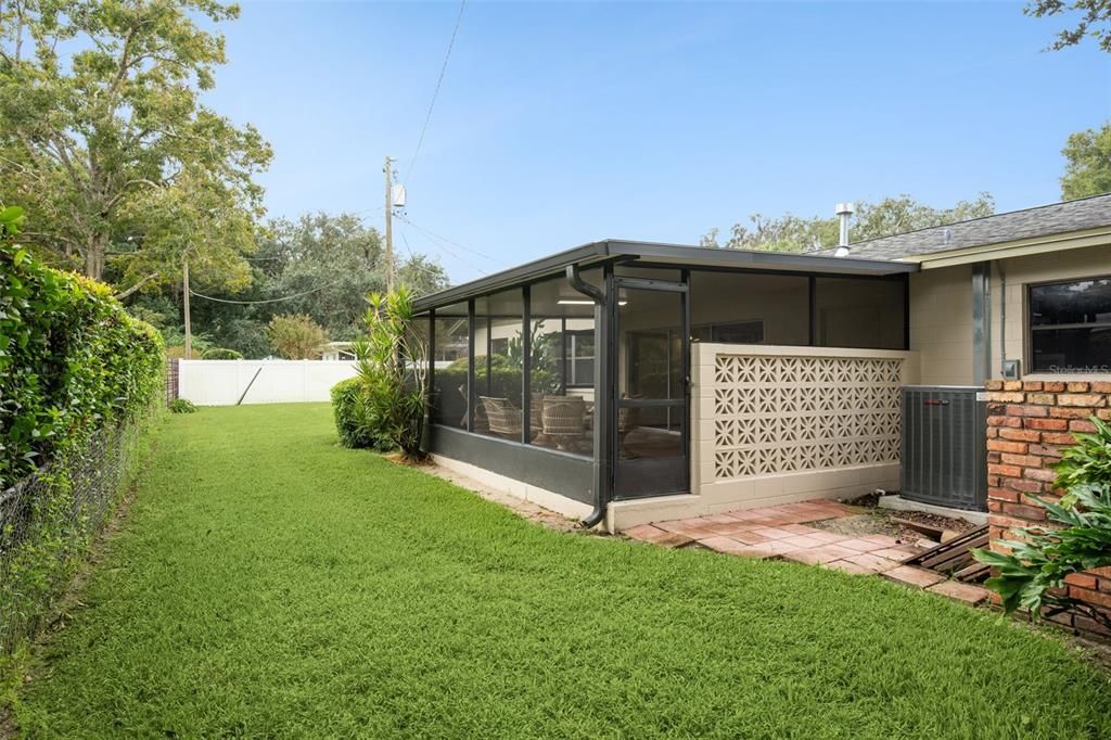 En Venta: $434,900 (4 camas, 2 baños, 2106 Pies cuadrados)