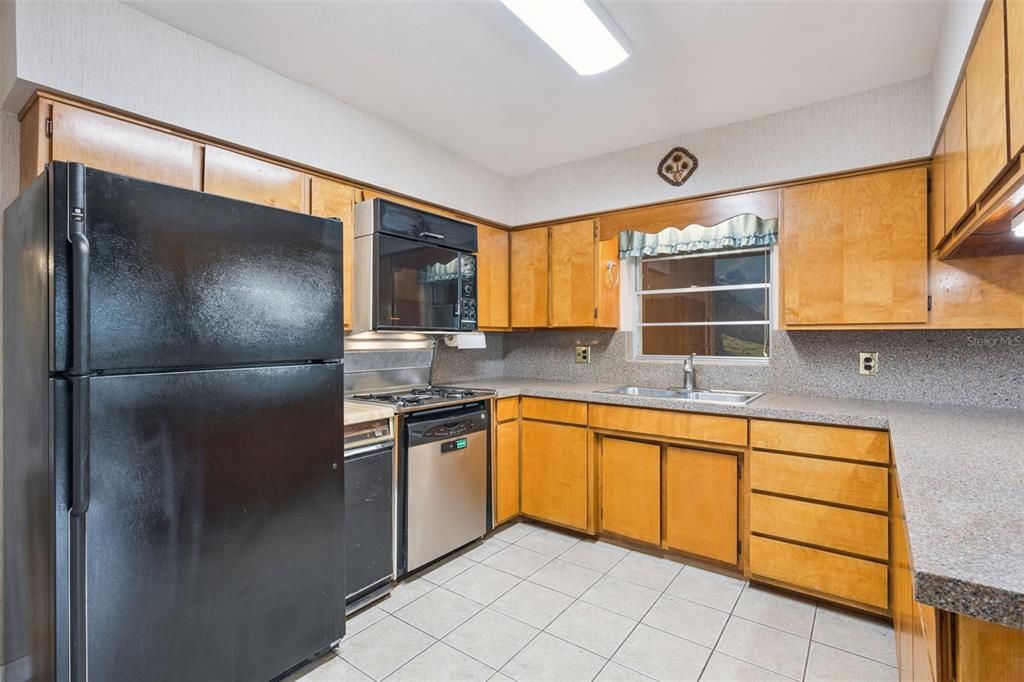 En Venta: $434,900 (4 camas, 2 baños, 2106 Pies cuadrados)