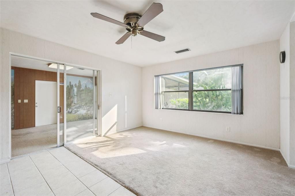 En Venta: $434,900 (4 camas, 2 baños, 2106 Pies cuadrados)