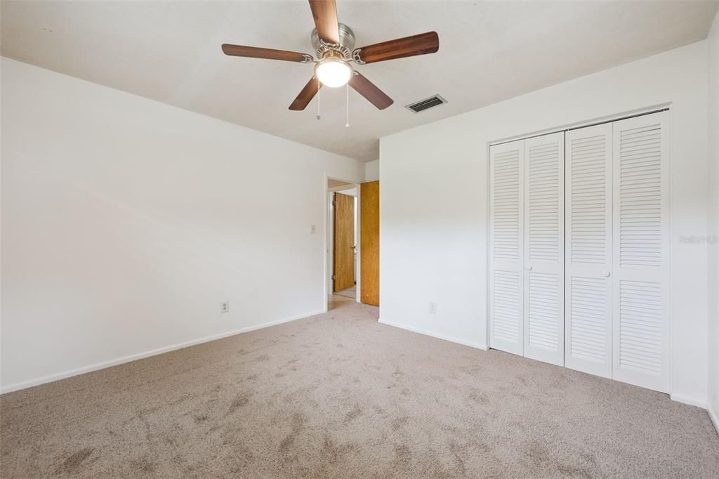 En Venta: $434,900 (4 camas, 2 baños, 2106 Pies cuadrados)