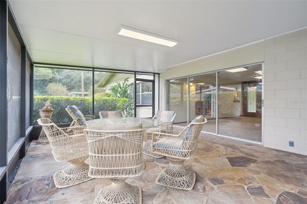 En Venta: $434,900 (4 camas, 2 baños, 2106 Pies cuadrados)