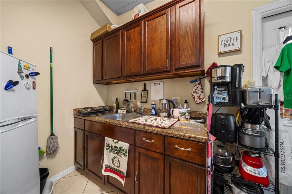 For Sale: $469,000 (5 beds, 2 baths, 2522 Square Feet)