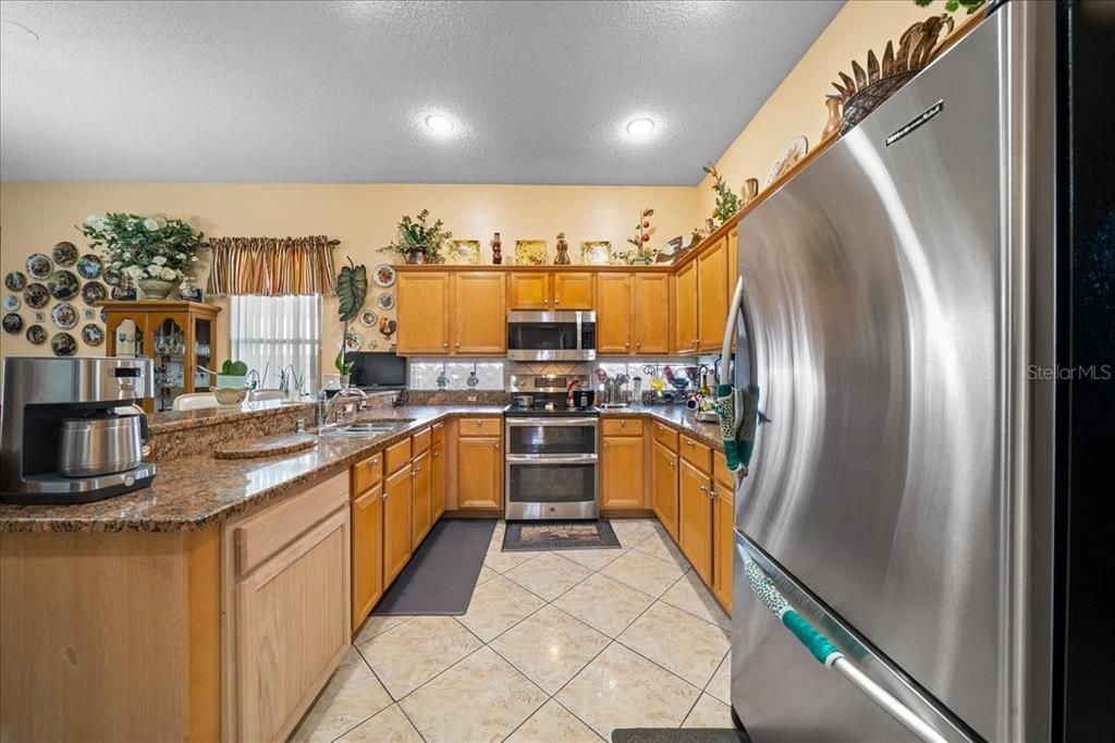 For Sale: $469,000 (5 beds, 2 baths, 2522 Square Feet)